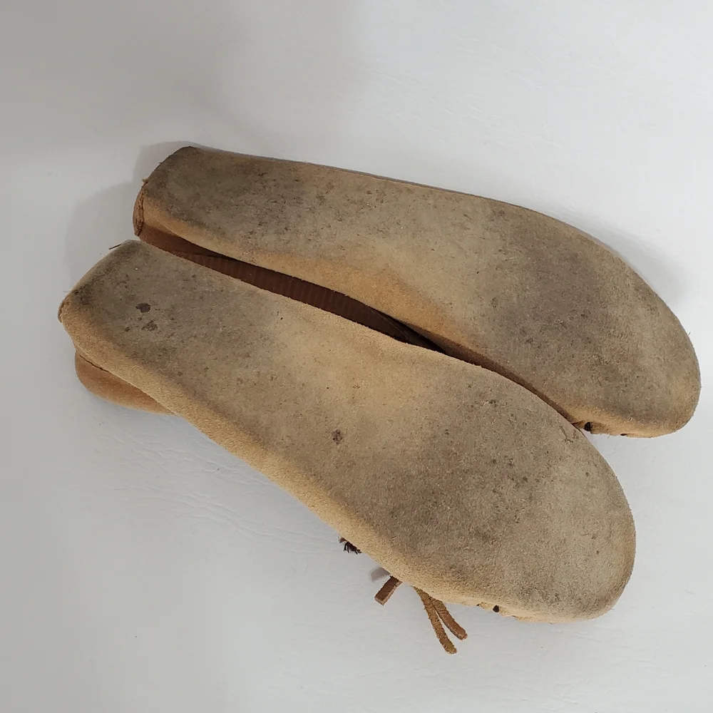 Minnetonka Tan Suede Moccasin Slip On Shoes Footwear Size 6.5 - Picture 3 of 4